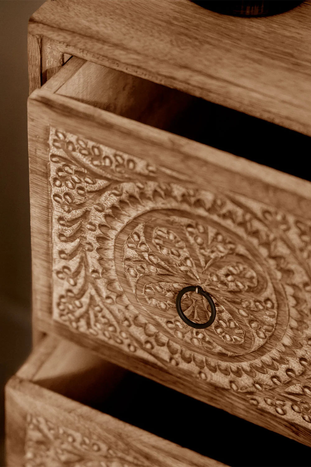 Utara Mango Wood Chest of Drawers